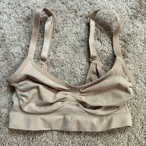 Skims sculpting bra NWOT